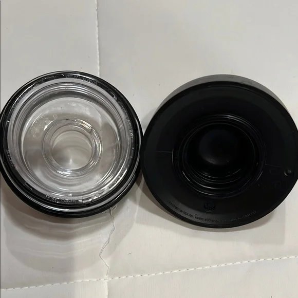 YETI Black Stainless Steel Water Bottle - Picture 6 of 6